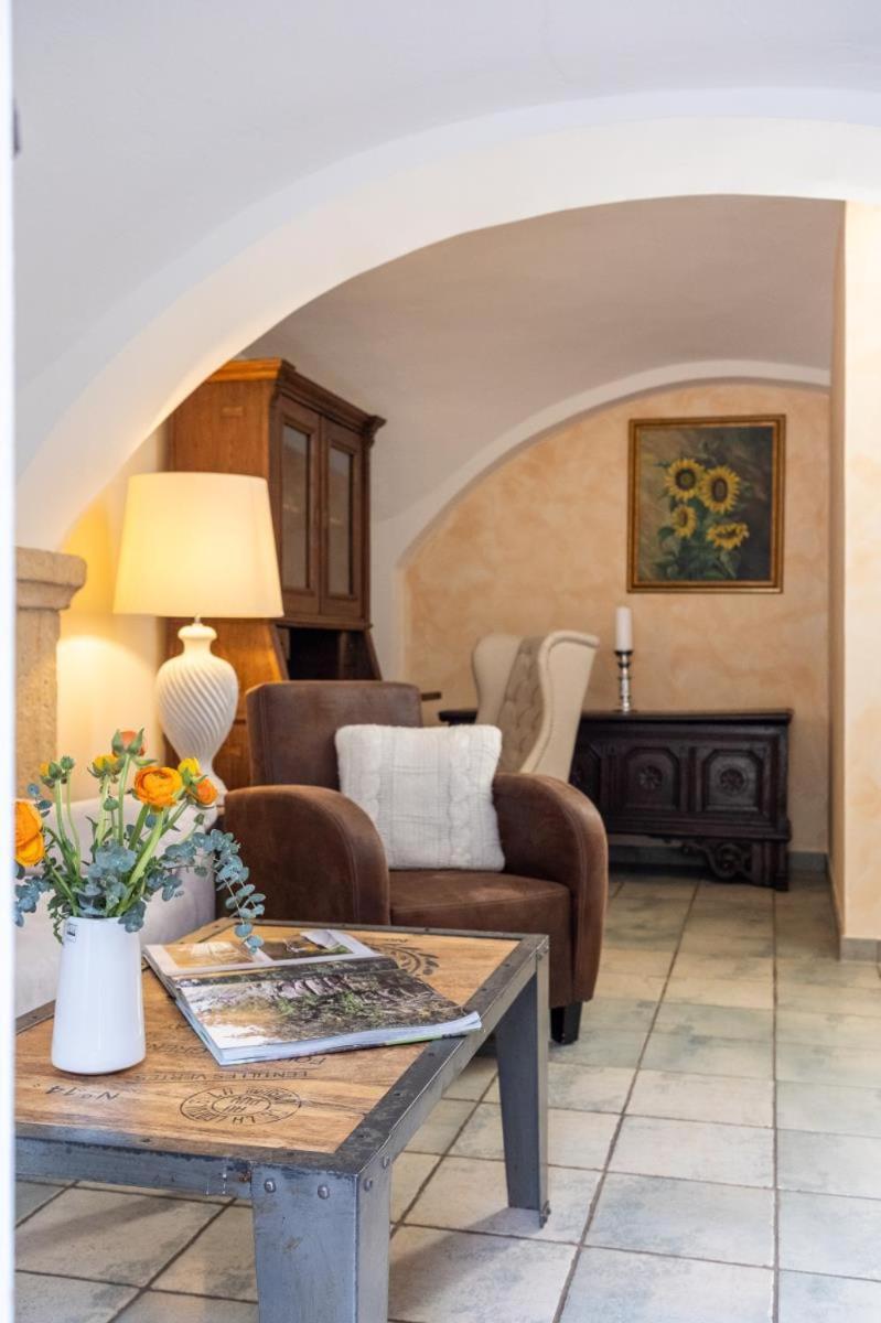 Apartmenthaus Brunnenhof Papstdorf Buitenkant foto